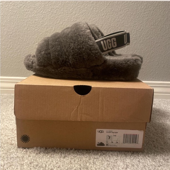 UGG fluff yeah gray - Picture 2 of 3